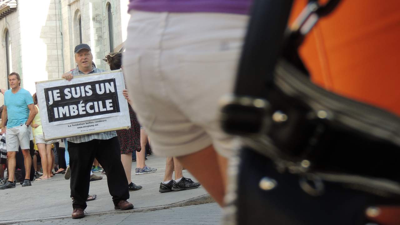 L'imbécile proche du musée de l'Amérique francophone.