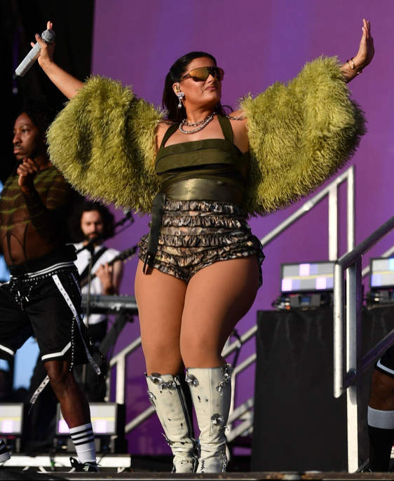 Nelly Furtado a bien r�agi. Elle a accept� le changement de son corps. Elle appr�cie le fait d'avoir engraiss�.