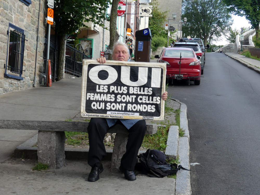 Comme prvu, je me suis rendu  l'endroit prvu, le 1er aot de 17h00 jusqu' 20h00 Rue St-Jean coin rue d'Auteuil Qubec, (Qubec) G1R 1S4